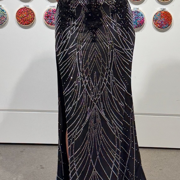 Rachel Allen  Gown/Formal   Black/silver crystals Size 2 - Picture 5 of 17